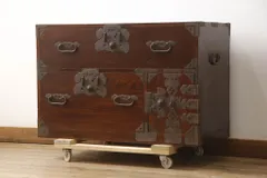 時代箪笥 庄内箪笥 黒漆 艶あり 鬼鎹兜金具  鍵付 庄内箪笥の通販と販売 | ラフジュ工房