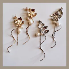ミニメタルフラワー×淡水パール＊小ぶり メタルフラワー 淡水パール ハンドメイドピアス イヤリング 揺れる ワイヤー チェーン 華奢 ブライダル アレルギー対応