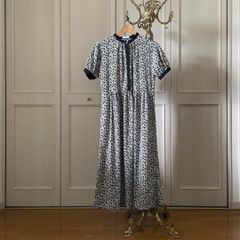 ヴィンテージ 昭和レトロ 古着 刺繍入ジャガードドットワンピース 紺 七分袖 ヴィンテージ 昭和レトロ 古着 刺繍入ジャガードドットワンピース 紺