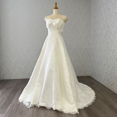 ウエディングドレス　Aライン　胸元リボン　Sサイズ