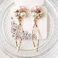 星　スター　ビジュー　揺れる　チャーム　大粒コットンパール　ハンドメイドピアス　イヤリング