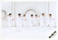 【中古】生写真(ジャニーズ) Kis-My-Ft2/集合(7人)/横型・全身・衣装白・両手広げ・玉森顔右向き・背景白/シングル「君、僕。」MV＆ジャケ写オフショット/公式生写真 
