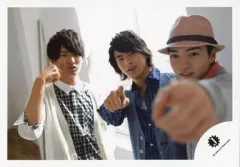 【中古】生写真(ジャニーズ) ジャニーズJr./集合(3人)/向井康二・平野紫耀・他/横型・向井右手グー・平野衣装青.チェック柄.右手人差し指立て/公式生写真
