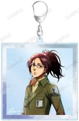 【新品】キーホルダー ハンジ・ゾエ 描き下ろし 冬の歩みver. BIGアクリルキーホルダー 「進撃の巨人」