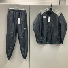 クリスマスセール🎄 50%OFF 新品　アンブロ　サッカーピステ　上下セット　Mサイズ