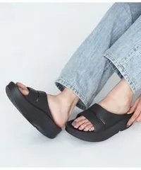 OOFOS ウーフォス リカバリー OOahh  サンダル　スリッパ　健康　ウーアー　スポーツ　足つぼ　マラソン　プレゼント　還暦　誕生日　お祝い　サーフィン　ハイキング　登山　ウォーキング　部活　室内　入院　オフィス　キッチン