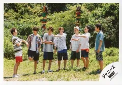 【中古】生写真(ジャニーズ) ジャニーズWEST/集合(7人)/横型・全身・センター中間・小瀧腕組み・藤井右足曲げ・野外/アルバム「WESTV!」MV＆ジャケ写オフショット/公式生写真