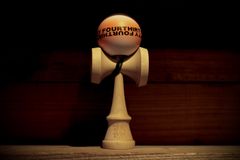FTY KENDAMA FADE LOGO 24SHAPE　WHT-ORG(BLK-LOGO)　けん玉
