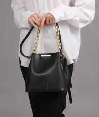 新品 チェーン ストラップ ブラック トートバッグ