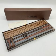 LOUIS VUITTON ルイヴィトン バケットチョップスティックセット ペア モノグラム ジャパン25周年記念 VIP限定 ノベルティ 茶 ブラウン 箸 箸置き 天然木 ローズウッド M99171 【中古】SAランク　9_115