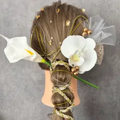 【カラーリリー×胡蝶蘭髪飾り】成人式卒業式結婚式和装髪飾り　前撮り　振袖袴着物　フォトウェディング　ヘッドドレス　ヘアパーツ　編みおろしヘアスタイル