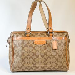コーチ F16119 ハンドバッグ トートバッグ チャーム ロゴ ジッピー 大容量 ベージュ ブラウン レザー COACH