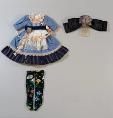 ロザリンペルレ様オリジナルキットvol43 リース刺繍ワンピース　2カラーセット Rosalynnperle /ロザリンペルレ vol.43 キット - メルカリ