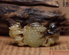 希少 中国骨董 美術品 翡翠 青島獅子 天然石 置物 年代物 台座付き 箱