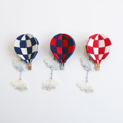 【LM / エルム】ブローチ 気球  /  立体刺繍アクセサリー Baloon 雲