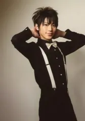 【中古】生写真(男性) 阿部快征(小金井慎二)/膝上・両手頭・背景グレー・キャラクターショット/黒衣装ver./舞台「黒子のバスケ THE ENCOUNTER」個人生写真