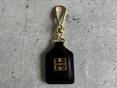 新品未使用ジバンシーgivenchyレザースタッズキーリングキーホルダーブラック 楽天市場】☆難有り特価！GIVENCHY ジバンシィ キーリング