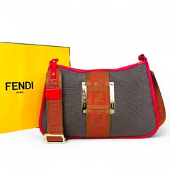 【レトロな洗練美✨】　FENDI　ショルダーバッグ マンマバケット ズッカ柄  ゴールド金具 クロスボディ キャンバス　グレー 赤