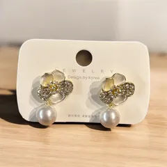 優雅な花型 パール & ジルコニア ピアス