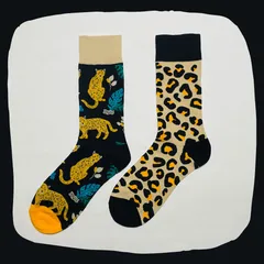 豹とヒョウ柄 クルーソックス #167　左右非対称