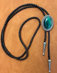 【ループタイ】深緑色キャッツアイ石　 ボロタイ　ストーン　グリーン