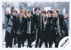 【中古】生写真(ジャニーズ) なにわ男子/集合(7人)/横型・膝上/シングル「The Answer / サチアレ」MV＆ジャケ写オフショット/公式生写真