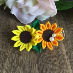 つまみ細工向日葵.ハイビスカスパーツ 全2種⟫ ハイビスカス・プルメリアとリーフのピアス （ つまみ細工