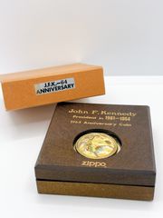 ZIPPO/ジッポー　オイルライター　ゴールド　John F.Kennedy/ケネディ大統領　1961-1964　Anniversary/アニバーサリー　シェルコイン　IKE010