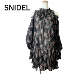 SNIDEL スナイデル　ショルダーカットオフ　花柄　プリーツ　ワンピース　シアー　キャンディスリーブ　透け感