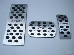 TRD トヨタ車 高品質 アルミペダル＆ヒールプレート４点セット【一点物】 Amazon | トヨタ TRD 純正 メタル付 プレミアム ヒールパッド