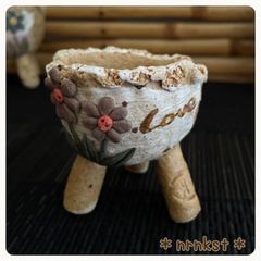 No.30-1 ❁韓国より直輸入❁ 小鉢1点1800円＊組合せ自由＊2点目より送料一律700円＊高級＊韓国鉢＊作家＊一点物 オリジナル作品＊多肉植物＊プレゼントにもぜひ＊