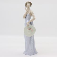 IT43JJTZ9ZQS LLADRO リヤドロ フィギュリン 貴婦人と帽子 5599 置き物 陶器 人形 インテリア 飾り コレクション オブジェ