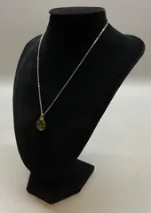 SN372 四つ葉のクローバー モチーフ ドロップ 雫 幸福 シルバー ペンダント ネックレス 首周り 34cm 重さ 2.2g