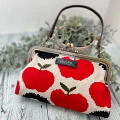 ハンドメイド　りんご柄　北欧柄　ガマ口ポーチ　ポシェット　がま口バック　お通帳ケース　スマホポシェット　スマホケース　コスメポーチ