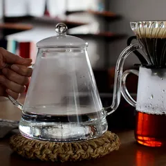【新品】【1点販売】Trendglas-Jena[トレンドグラスイエナ] Pour Over Kanne [ドリップポット ケトル やかん ポアーオーバーカンネ 耐熱ガラス クリア 1.2L  直火対応 電子レンジ対応 IH不可]のサムネイル