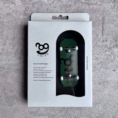 UAG F.B（ユーエージー エフビー）【PRO COMPLETE 】Emblem - Green  (Size：DECK 34mm × TRUCK 34mm）