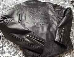 ⭐️Harley-Davidson⭐️絶版レアモデル❗️⭐️非常にレアな ⭐️両面3D立体エンボス加工のエンブレム⭐️H-D純正の本革製ジャケット⭐️限定レアモデル⭐️ハーレーダビットソン⭐️