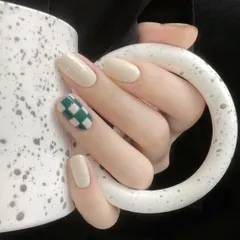 【人気】24枚入り 白いのチェック柄ネイル ネイルチップ結婚式、パーティ、休日、デート、プロム、日常生活に使用できます