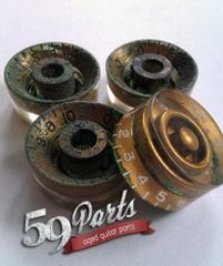 59PARTS/SET OF 4 HAND AGED SPEEDKNOBS