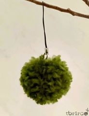 ポンポンストラップ　ハンドメイド