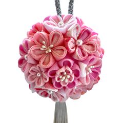 【ボールブーケ　ピンク】ハンドメイド  　つまみ細工　ちりめん　吊るし台無し　七五三　ハンドメイド