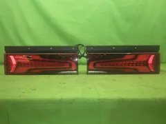 新車外し 三菱ふそう 新型スーパーグレート　純正 LED テール　左右 三菱 ふそう FUSO スーパーグレート 大型 純正 テールランプ