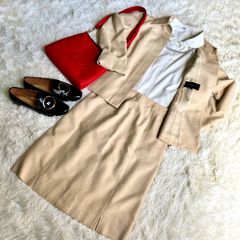 BURBERRY レディーススーツ　セットアップ　中古美品　コーディネートし易いベージュカラー　新入社員　成人式　卒業式　入学式