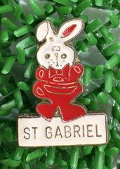 ST GABRIEL　兎　うさぎ　ピンバッチ