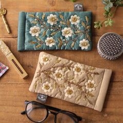 メガネケース めがね入れ 布製 小物入れ ペンケース フラットポーチ おしゃれ かわいい 可愛い マチなし ビーズ刺繍メガネケースB 2カラー