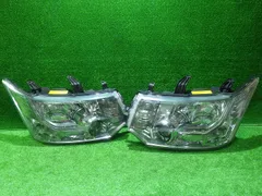 デリカ　D5 純正ヘッドライト　バラスト付き。 未使用。新車外し。 三菱純正新品】MITSUBISHI 未使用品 ☆超希少品☆ デリカD5