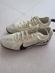 コレクター必見 NIKE 希少 マーキュリアルヴェイパー4 コレクター必見 NIKE 希少 マーキュリアルヴェイパー4 - メルカリ