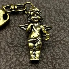 真鍮 キーホルダー キーリング ヴィンテージ ビンテージ アンティーク レトロ 真鍮製 縁起物 金運 ハンドメイド ペンダントトップ 置物 チャーム 天使 122