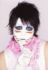 【中古】生写真(男性) ゴールデンボンバー/樽美酒研二/バストアップ・白のタンクトップ・右手人差し指立て/2013.11.28 ANNIVERSARY D.KENJI/バースデーメモリアルフォトアルバム