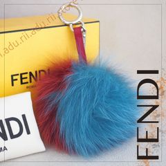 新品✨付属品完揃 FENDI ロゴファーチャーム ブラウン - メルカリ